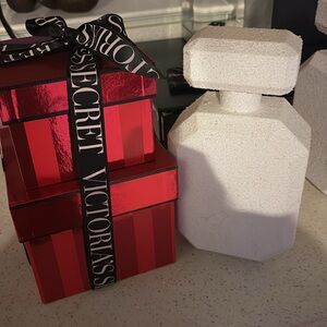 HTF VICTORIAS SECRET BOMBSHELL WINTER LIMITED EDITION DISPLAY PERFUME BOTTLE